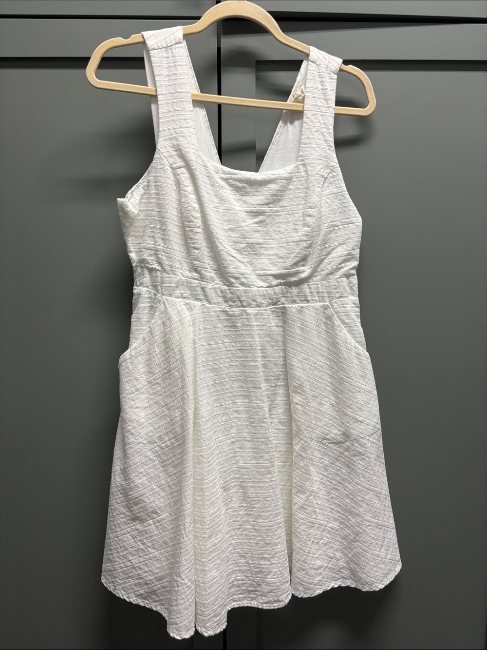 eesome White Textured Sleeveless A-Line Mini Dress